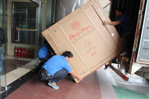 盐边钢琴贵重工艺品无忧运